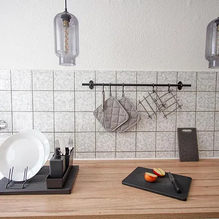 Apartment Spacestays Blue Raspberry Wifi Parking! *