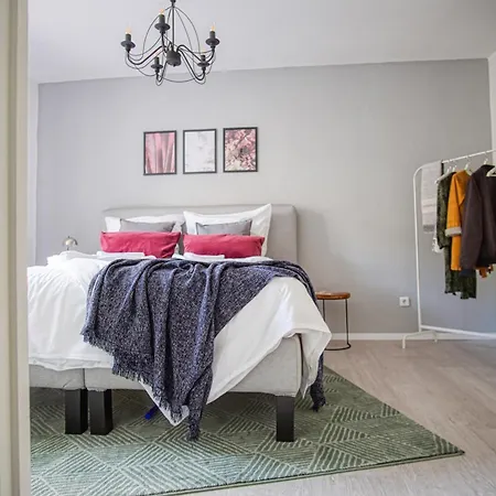 Appartement Spacestays Blue Raspberry Wifi Parking! *